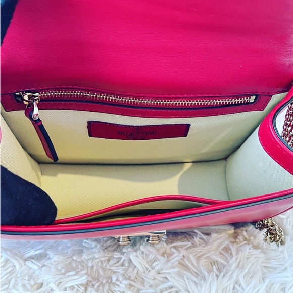 Sold Authentic Valentino Garavani Glam Lock Rockstud Flap Bag in Small Red. - Picture 6 of 10